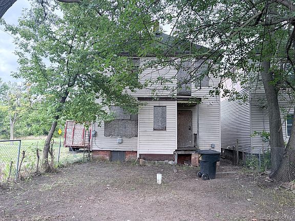 3rd image of 3757 Saint Clair St