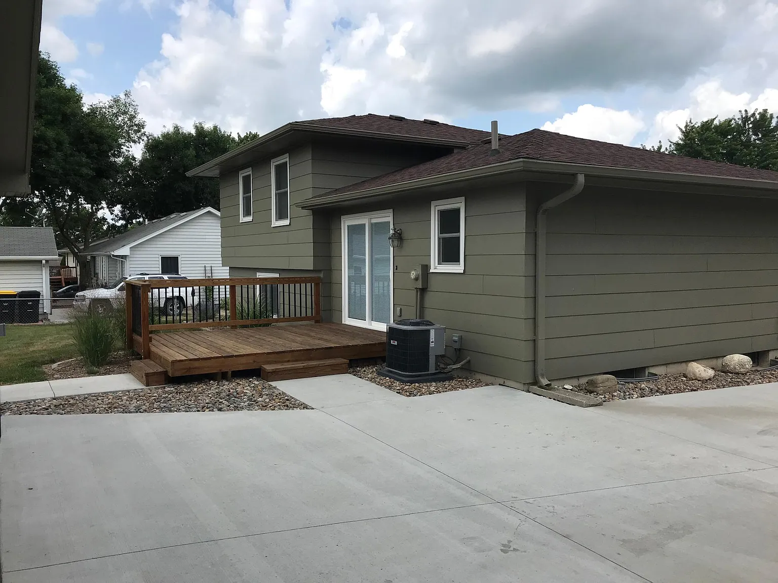 4 bed, 1472 sqft, $1,800 — Photo 2