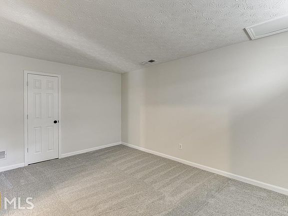 4th image of 55 Nesbit Pl