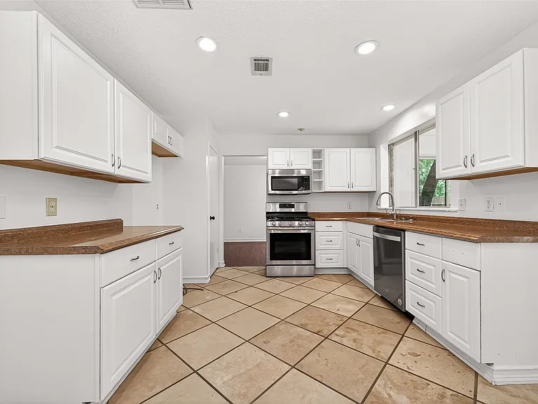 42 Rockridge Dr — Photo 12