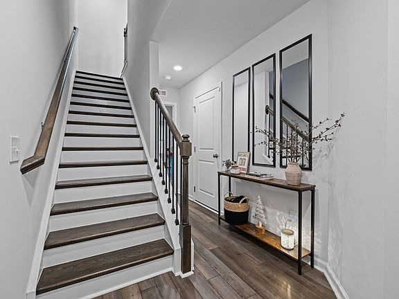 5th image of 2550 Laurel Valley Way