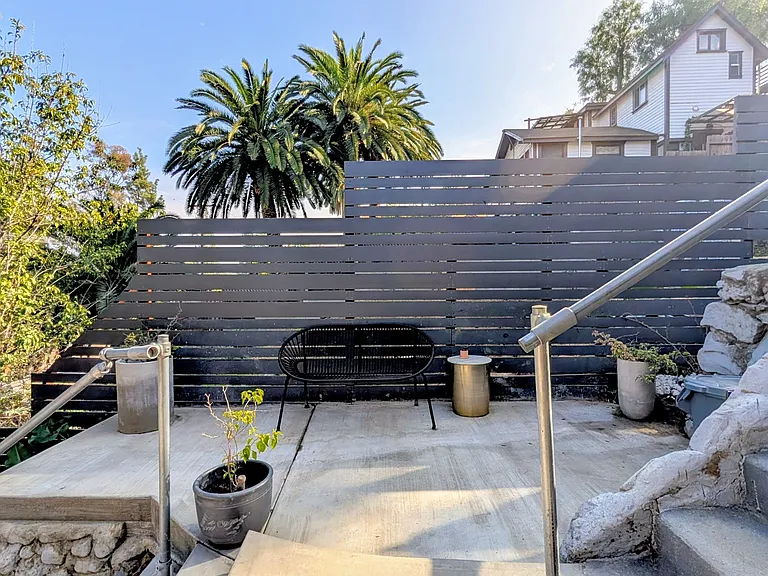2338 Riverside Dr — Photo 14