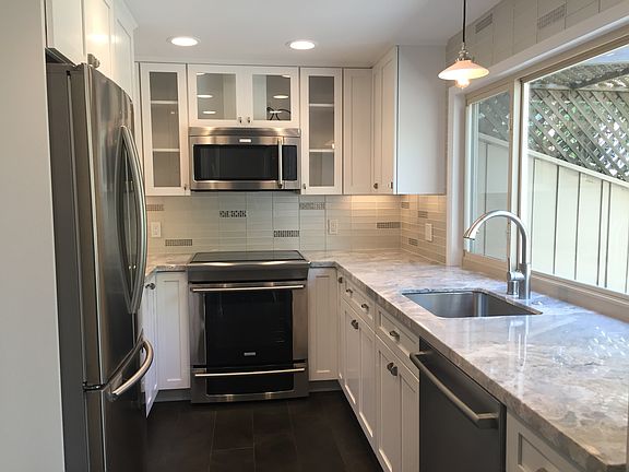 2nd image of 33 Tollridge Ct