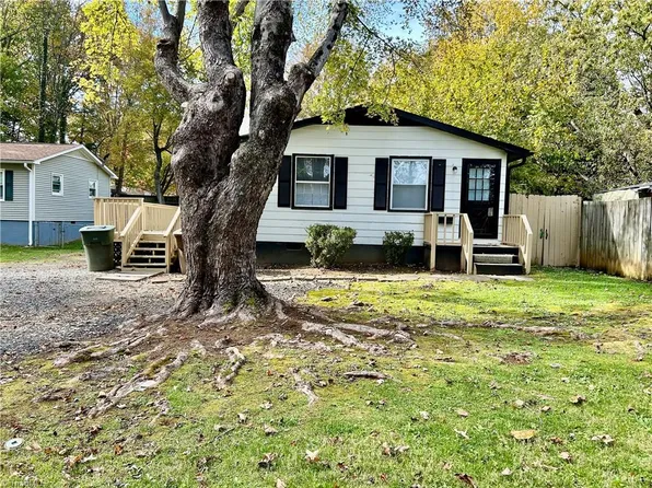 3425 Derby Pl, Greensboro, NC 27405