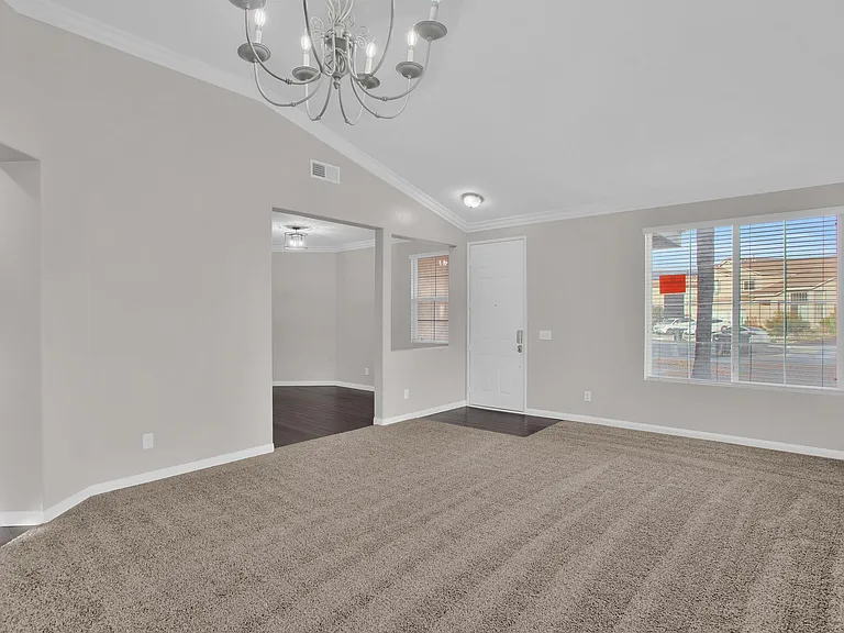 409 Sutro Ct — Photo 4
