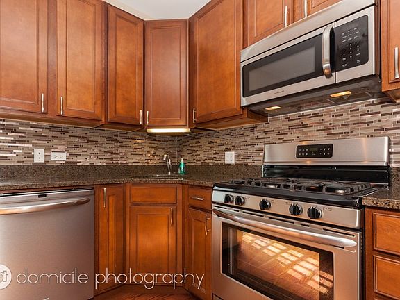 5th image of 815 W Newport Ave APT 1