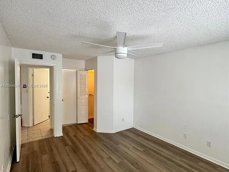 911 Coral Club Dr #911 — Photo 11