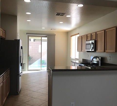 3rd image of 285 Windmill Croft Dr