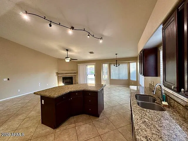 3 bed, 1.5 bath, 1482 sqft, $2,200 — Photo 2