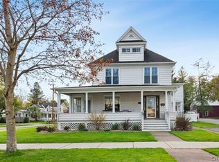 28 Maple Ave, Hamilton, NY 13346