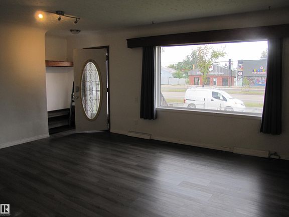 5th image of 9512 63rd Ave NW