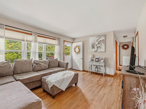 2nd image of 31 Wickham Drive