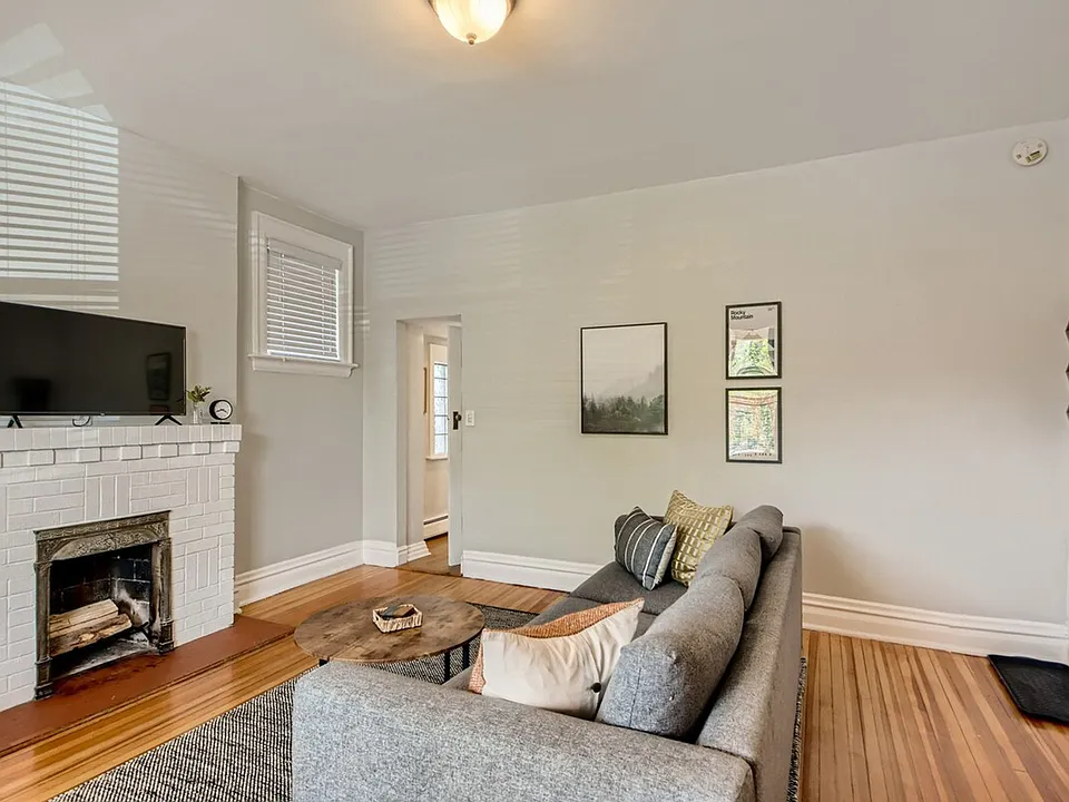 1660 N Gaylord St #1-ID1026280P