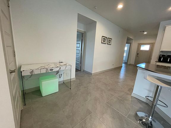 3rd image of 3902 Itzle Island Ct
