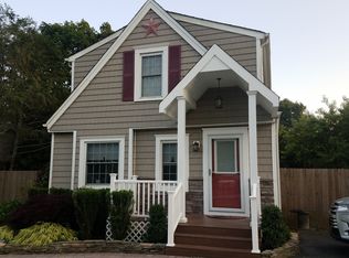 16 Cedar St, Center Moriches, NY 11934