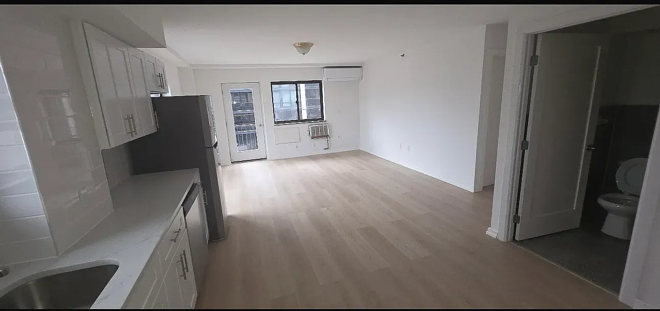 27-35 21st Street — Photo 2