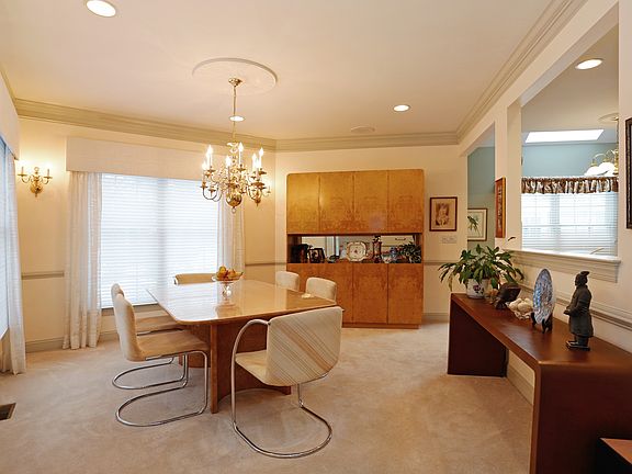 5th image of 45 Club Pointe Dr #45