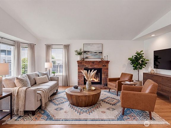 4th image of 1010 SW 348th Place