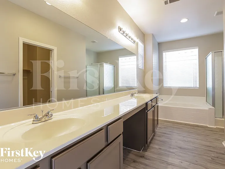 584 Little Moon Ave — Photo 10
