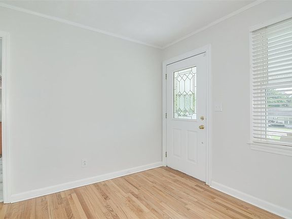 5th image of 124 Teresa Ave