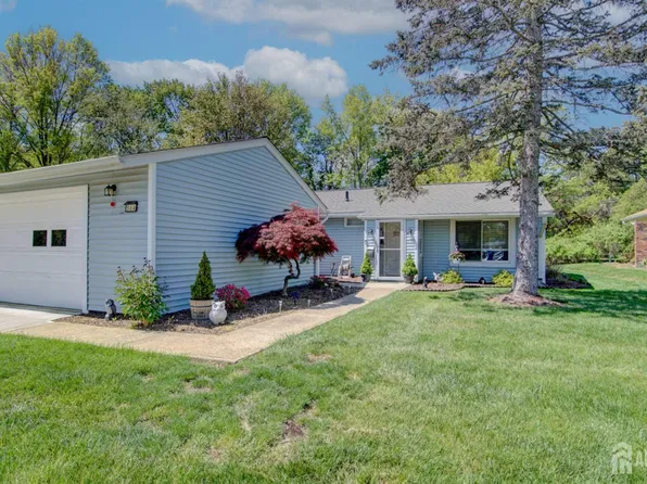 56A Essex Rd, Monroe Township, NJ 08831