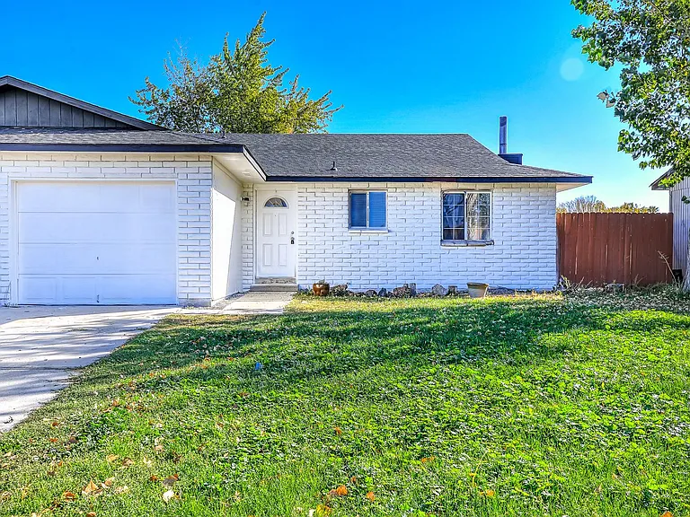 3822 S Upland Ave — Photo 1