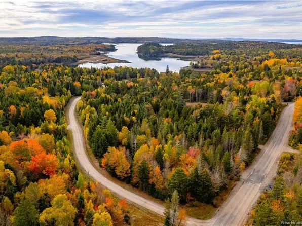 33 Osprey Ln, Saint George, NB E5C 0A7