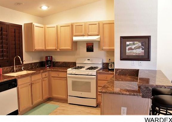 3rd image of 2098 E Sundance Dr