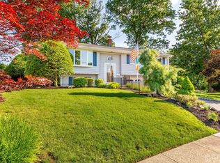 14 Gray Dr, South Plainfield, NJ