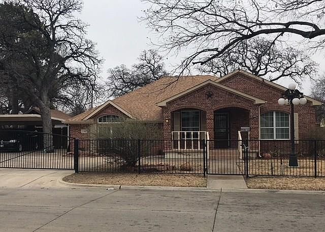 1st image of 2300 Harris Ln