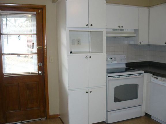 Cubby for Microwave (MW not Included).