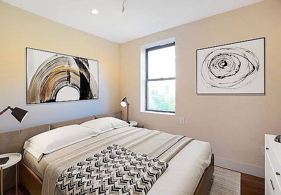 5th image of 232 W 135th St #1B