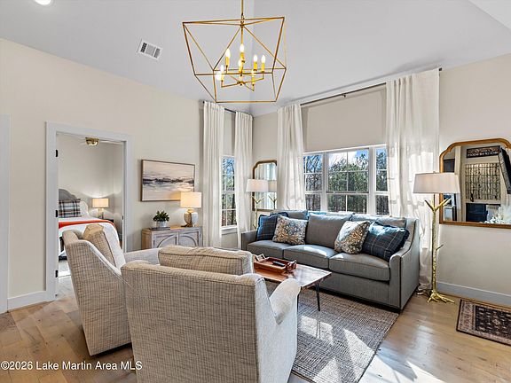 4th image of 121 Martin Ridge Trce