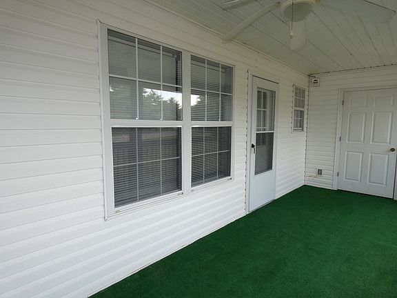 3rd image of 2306 NE 68th St