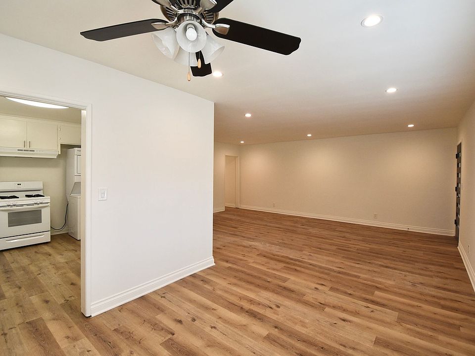 1st image of 4334 Mammoth Ave #17911128