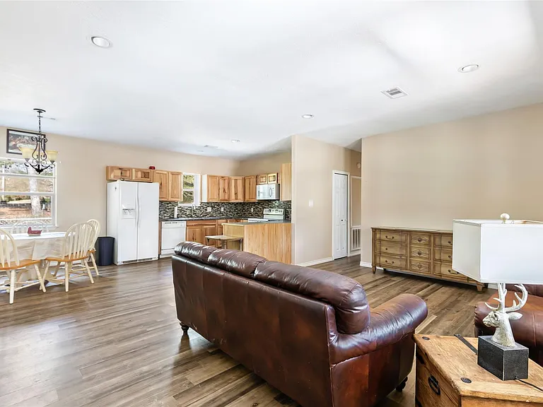 193 Hammerbill St — Photo 11
