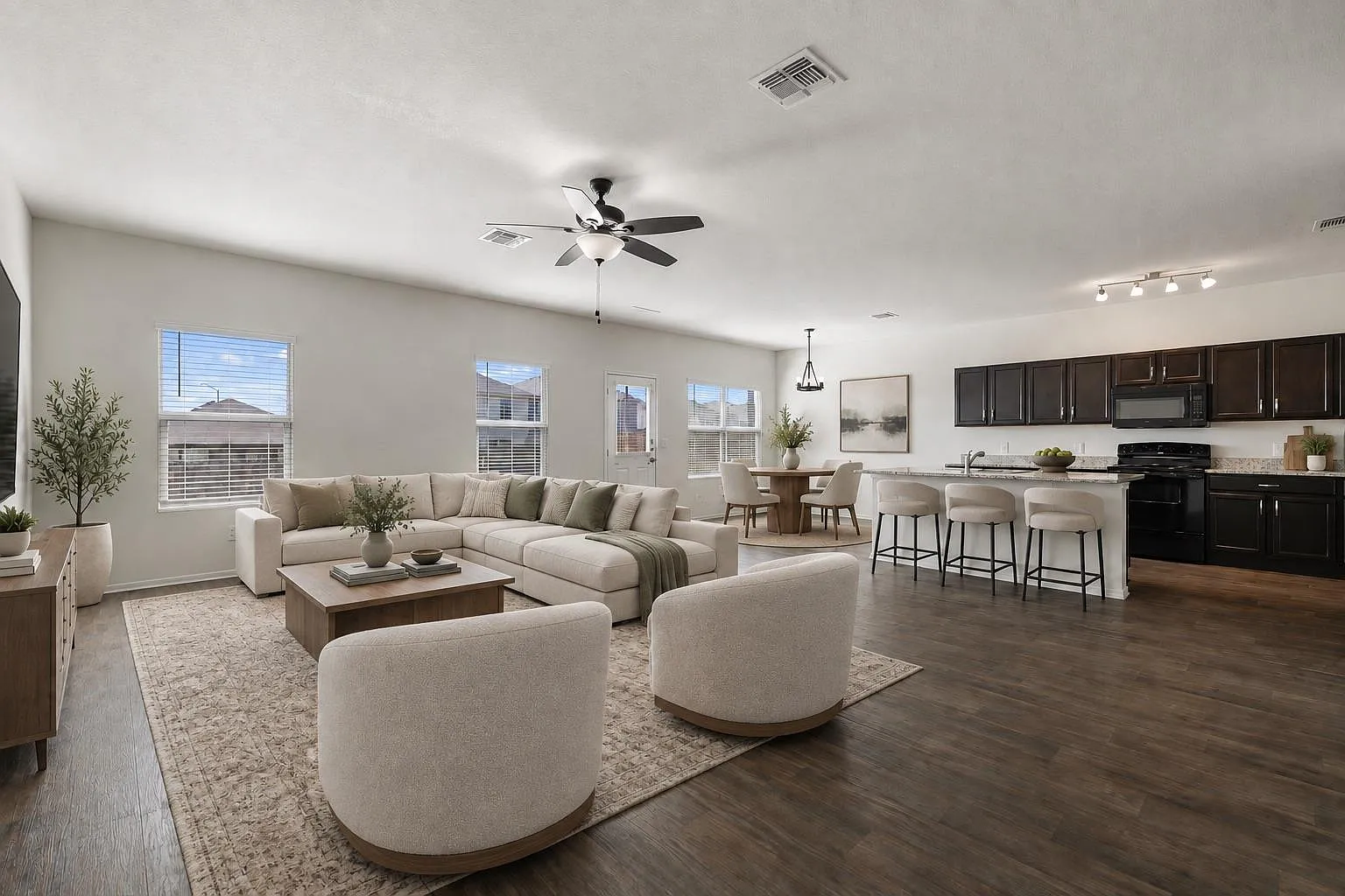 4 bed, 2.5 bath, 2381 sqft, $2,200 — Photo 2