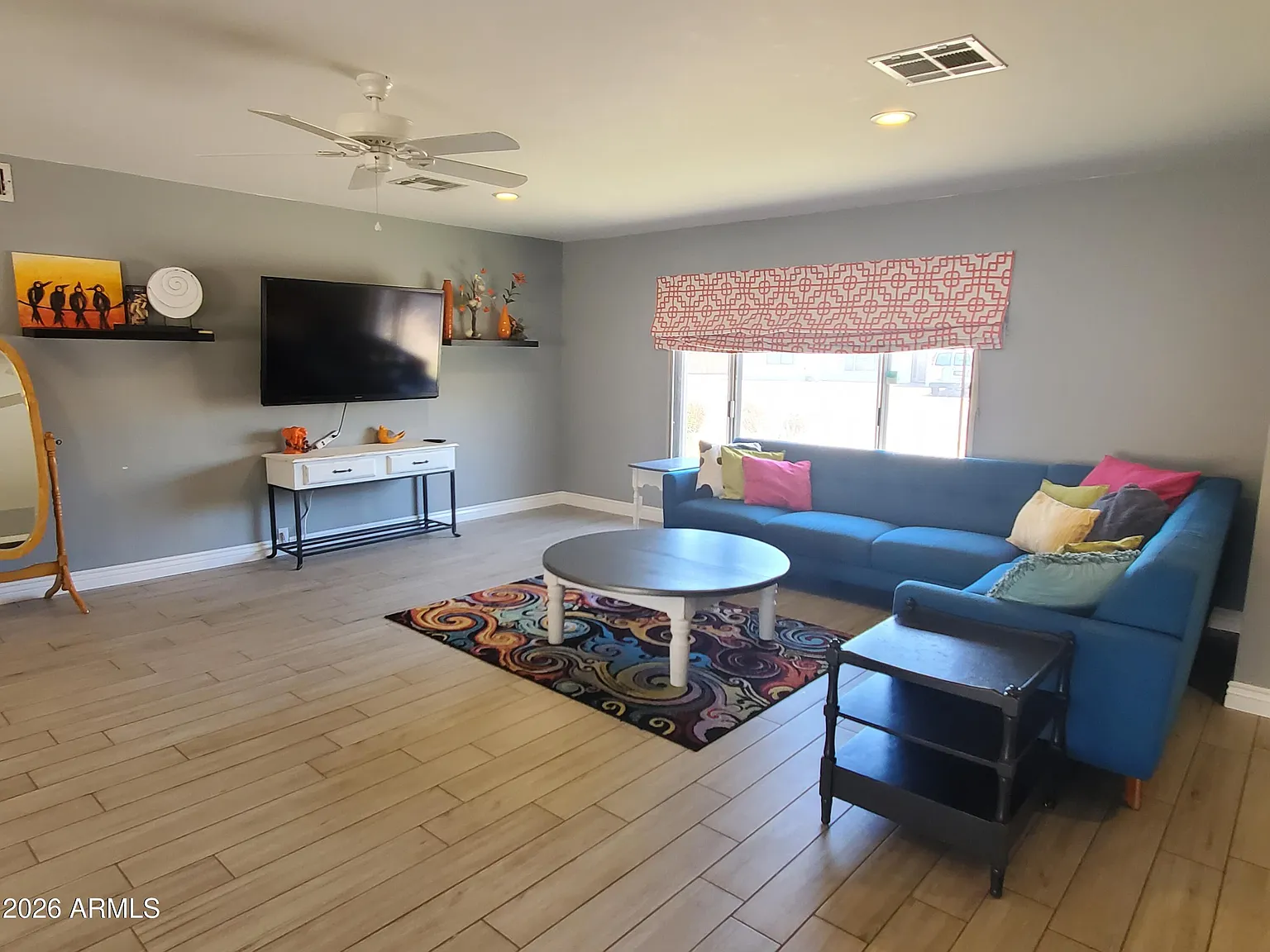 3 bed, 2.0 bath, 1832 sqft, $2,895 — Photo 4