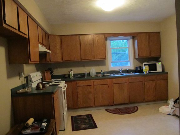 lots of kitchen cabinets