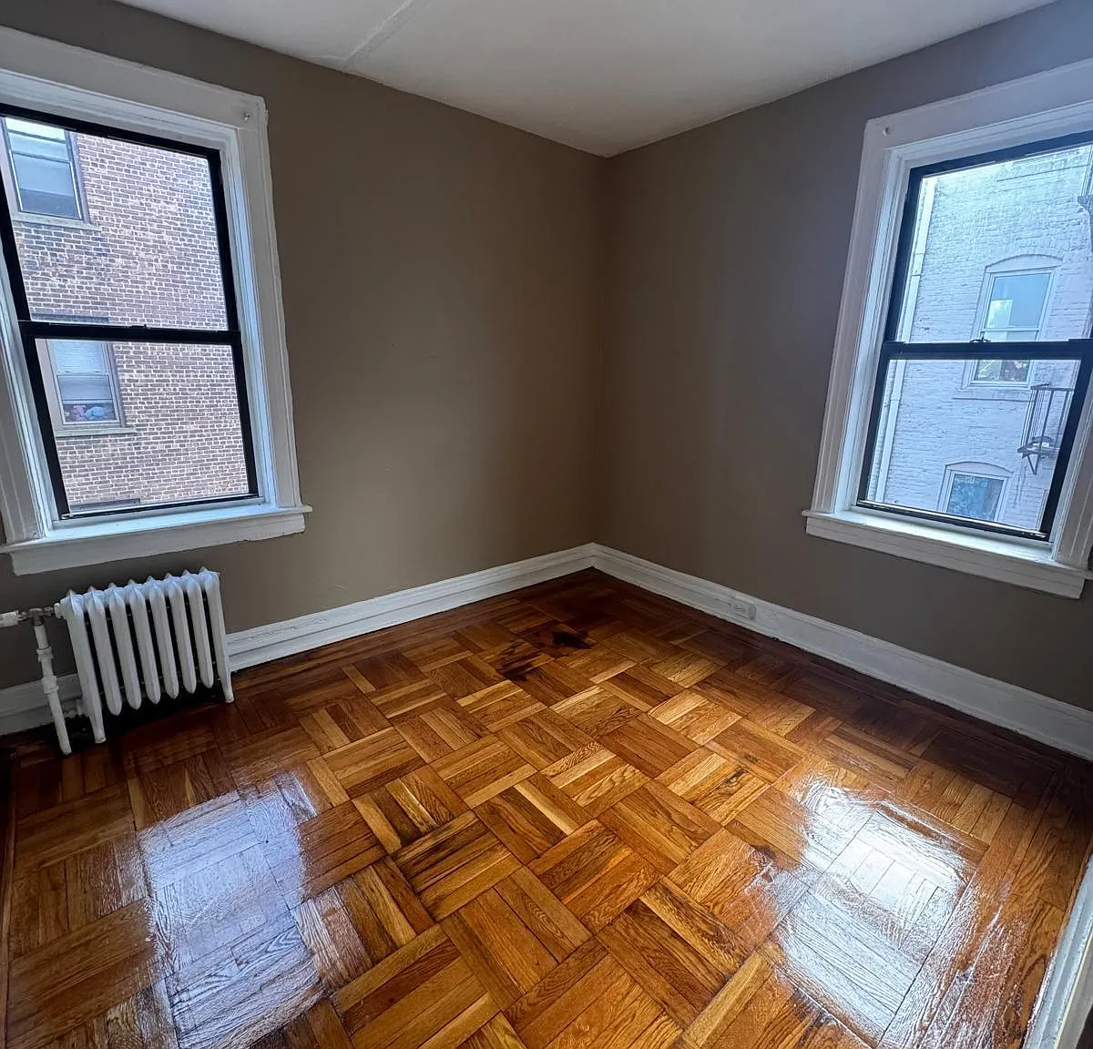 1 bed, 1.0 bath, 750 sqft, $1,300 — Photo 1