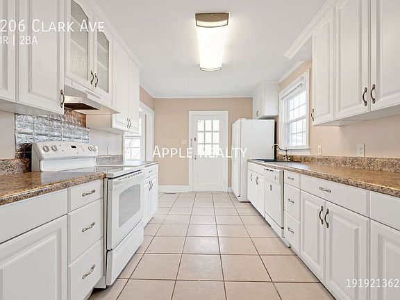 3rd image of 3206 Clark Ave