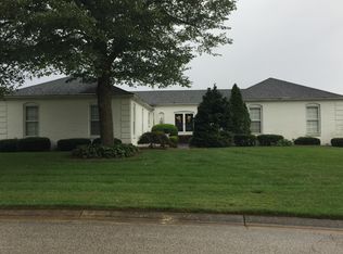 402 Edinburgh Pl, Hurstbourne, KY 40222