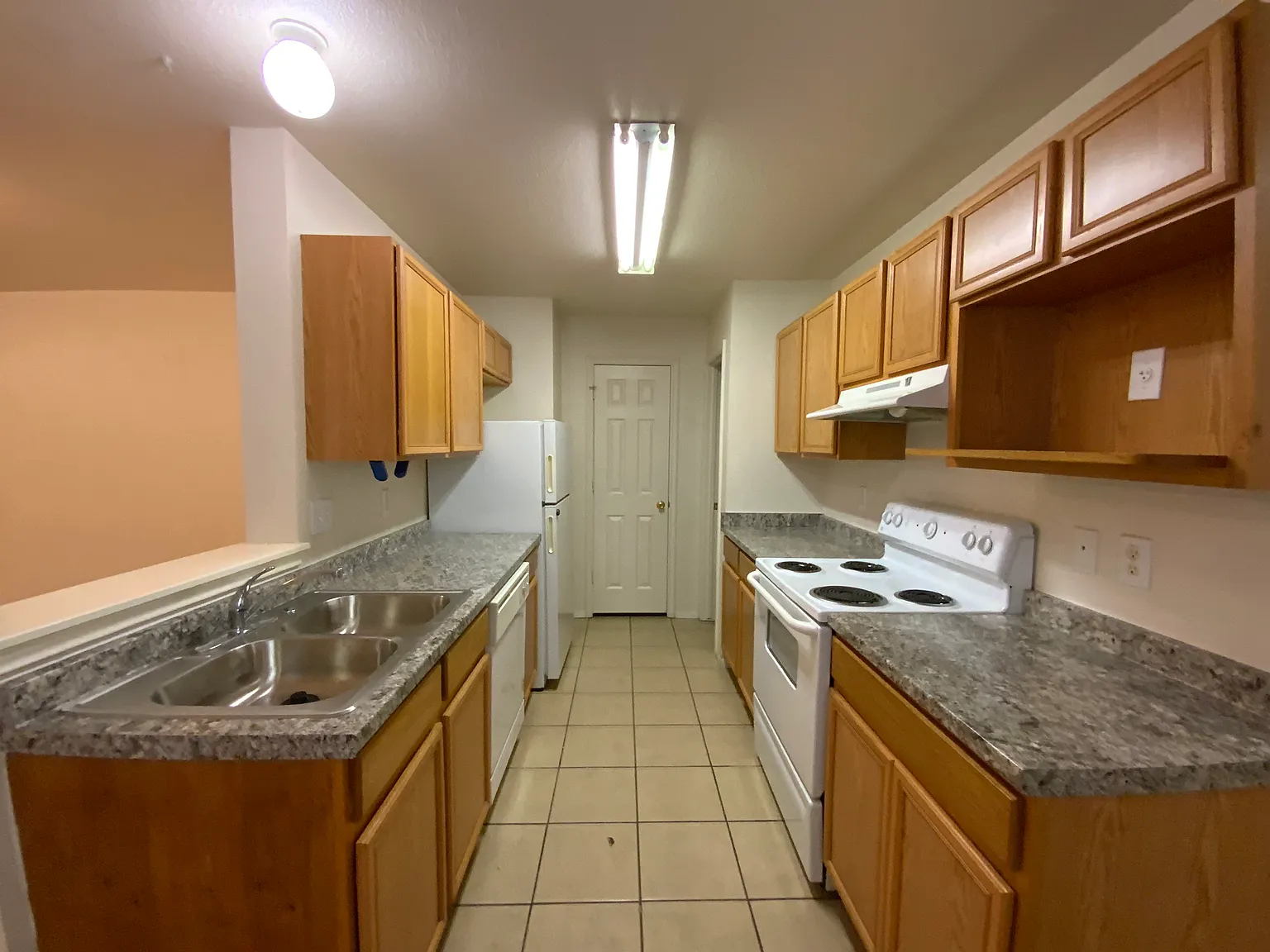 2 bed, 1078 sqft, $1,145 — Photo 2