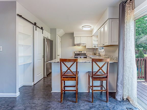 4th image of 3011 Williamsburg Rd