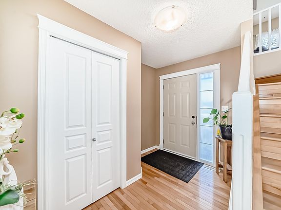 4th image of 55 Chestermere Rd