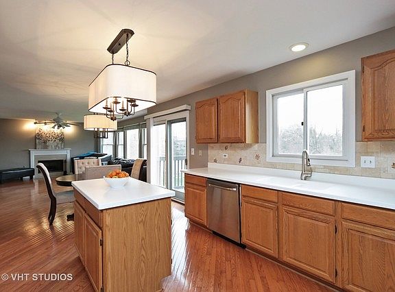 3rd image of 1442 Knottingham Dr