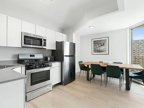 1952 1st Ave, New York, NY