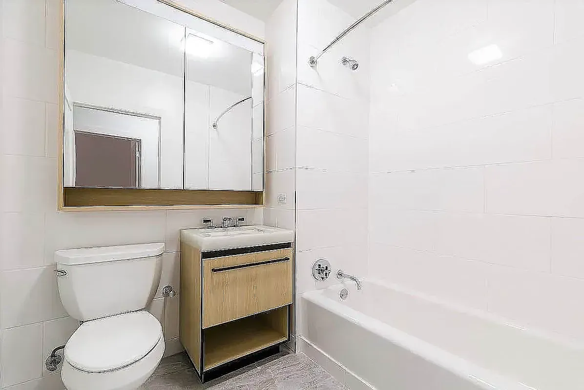 250 West 19th Street — Photo 4