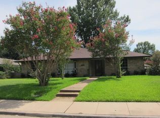 1338 Glenhill Ln, Lewisville, TX 75077
