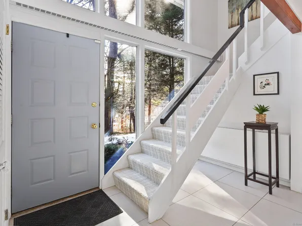 60 Haynes Road, Avon, CT 06001